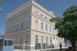 Mesa Diretora paga INSS em dia e explica como vai resolver o passado