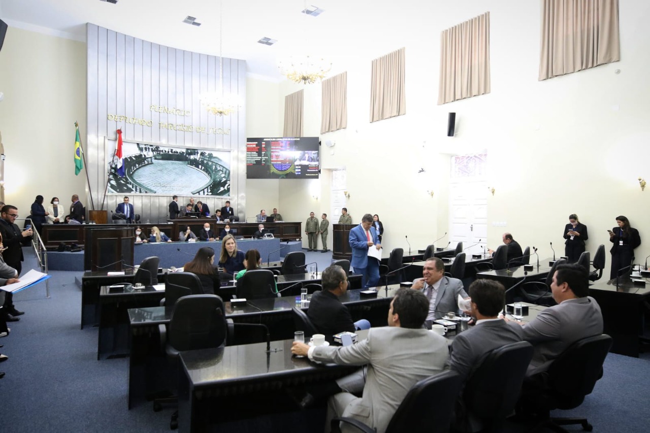 Aprovado, em 1º turno, projeto que delega ao governador atribuições para alterar a estrutura administrativa do Estado