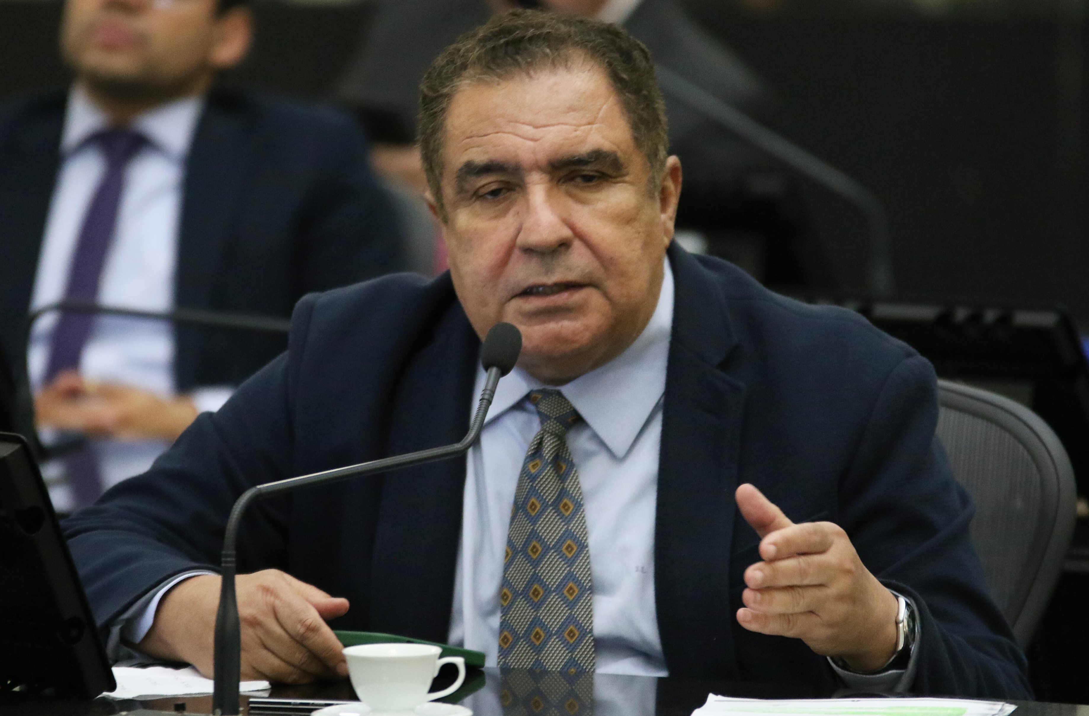 Projeto de lei sobre reforço escolar é discutido em 1º turno