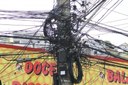 Aprovado projeto que obriga retirada de fios inservíveis dos postes Aprovado projeto que obriga retirada de fios inservíveis dos postes