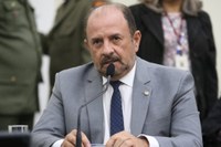 Deputados discutem projeto que garante pagamento via Pix ou cartão antes do corte de energia