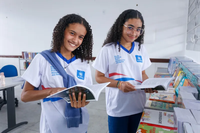 Parlamentares aprovam em 1º turno projeto que cria o Prêmio Escola 10