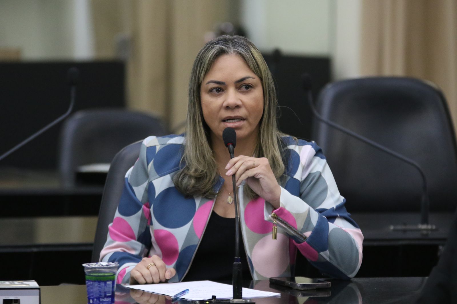 Assembleia aprova projeto que reforça proteção a idosos contra golpes financeiros