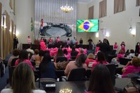 Palestras e debates marcam sessão especial sobre o "Outubro Rosa"