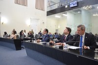 Parlamentares analisam quatro vetos do Executivo