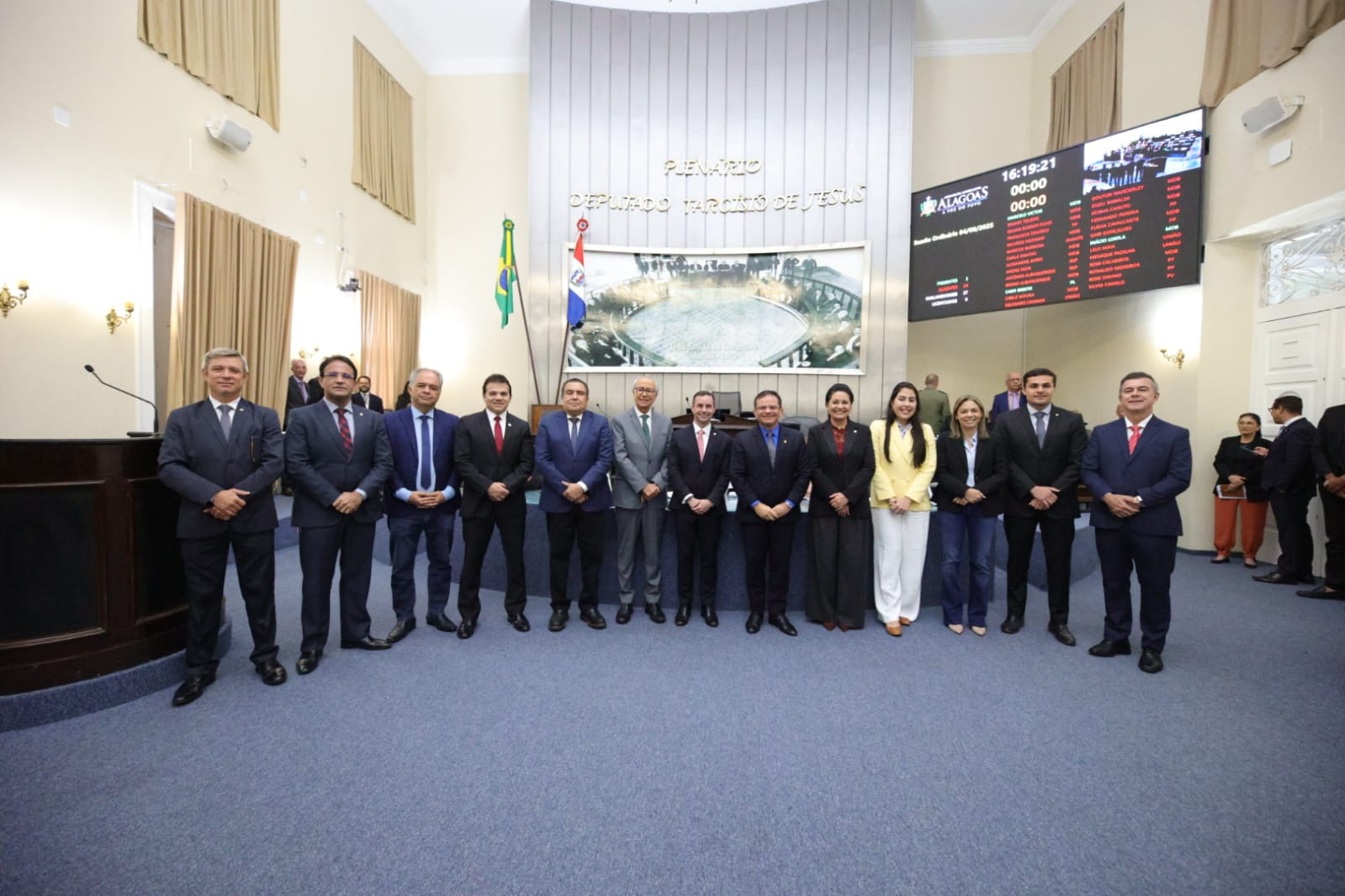 Parlamentares parabenizam presidente Marcelo Victor pelo seu aniversário