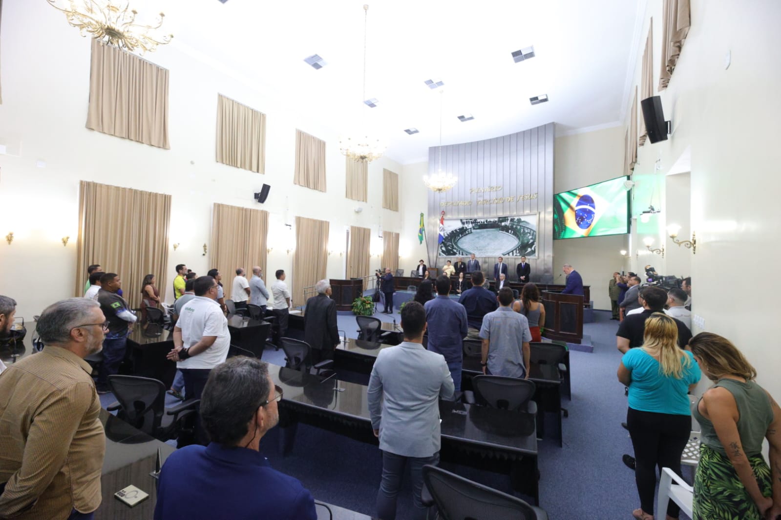 Assembleia debate regulamentação de cães de porte grande em sessão especial