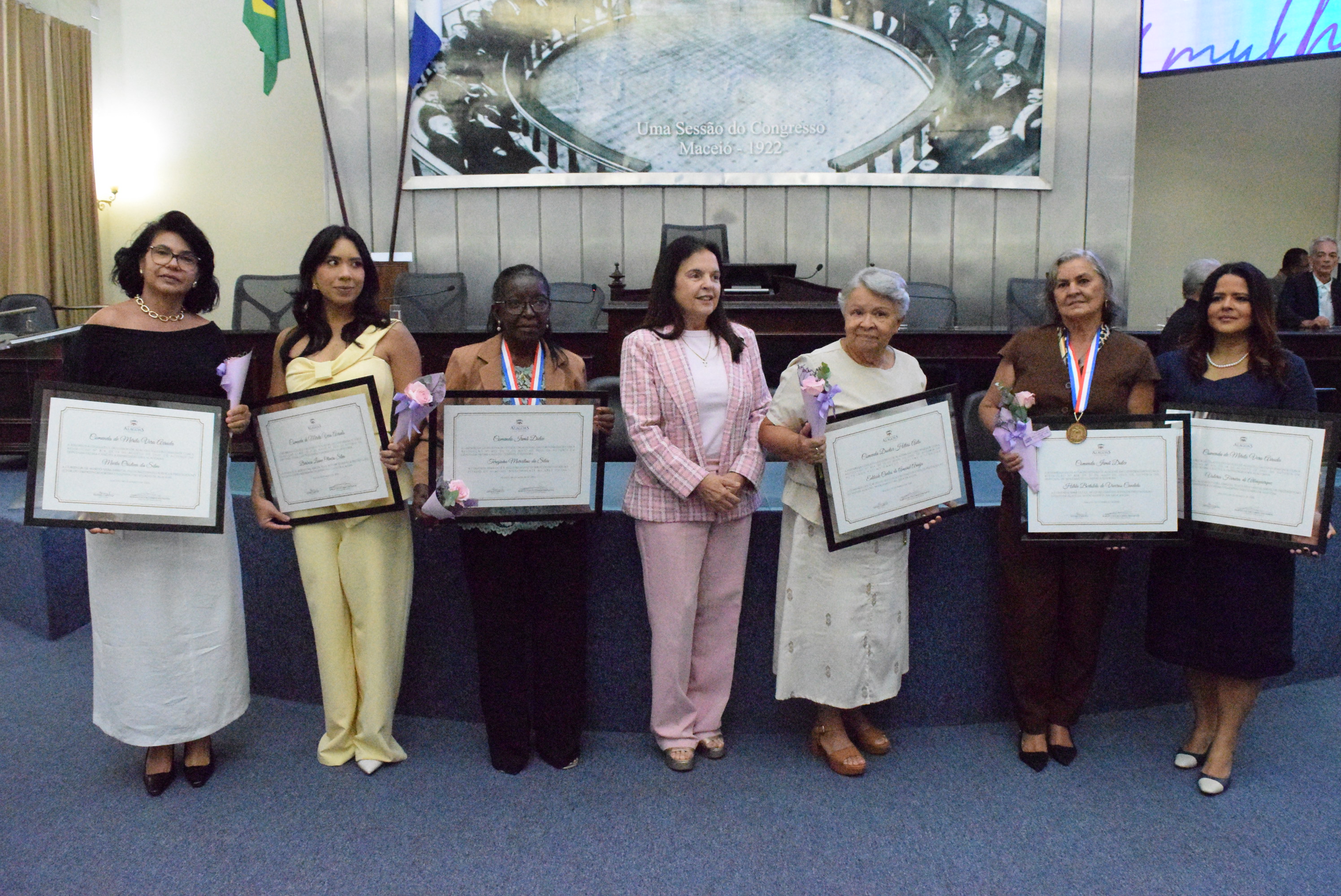 Parlamento homenageia mulheres de Pilar por contribuições à saúde, assistência social e empreendedorismo