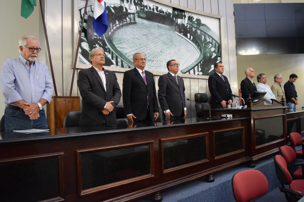 Parlamento presta homenagem ao 50 anos de fundação do CREA/AL