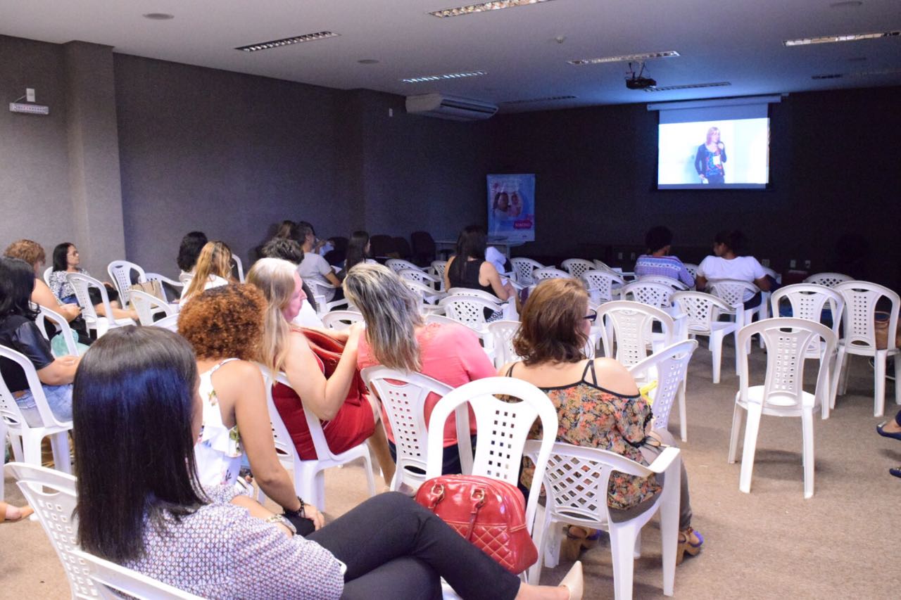 Parlamento realiza simpósio de debate de políticas públicas para a primeira infância 