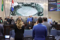 Parlamento realiza minuto de silêncio em memória de Marcelo Lima
