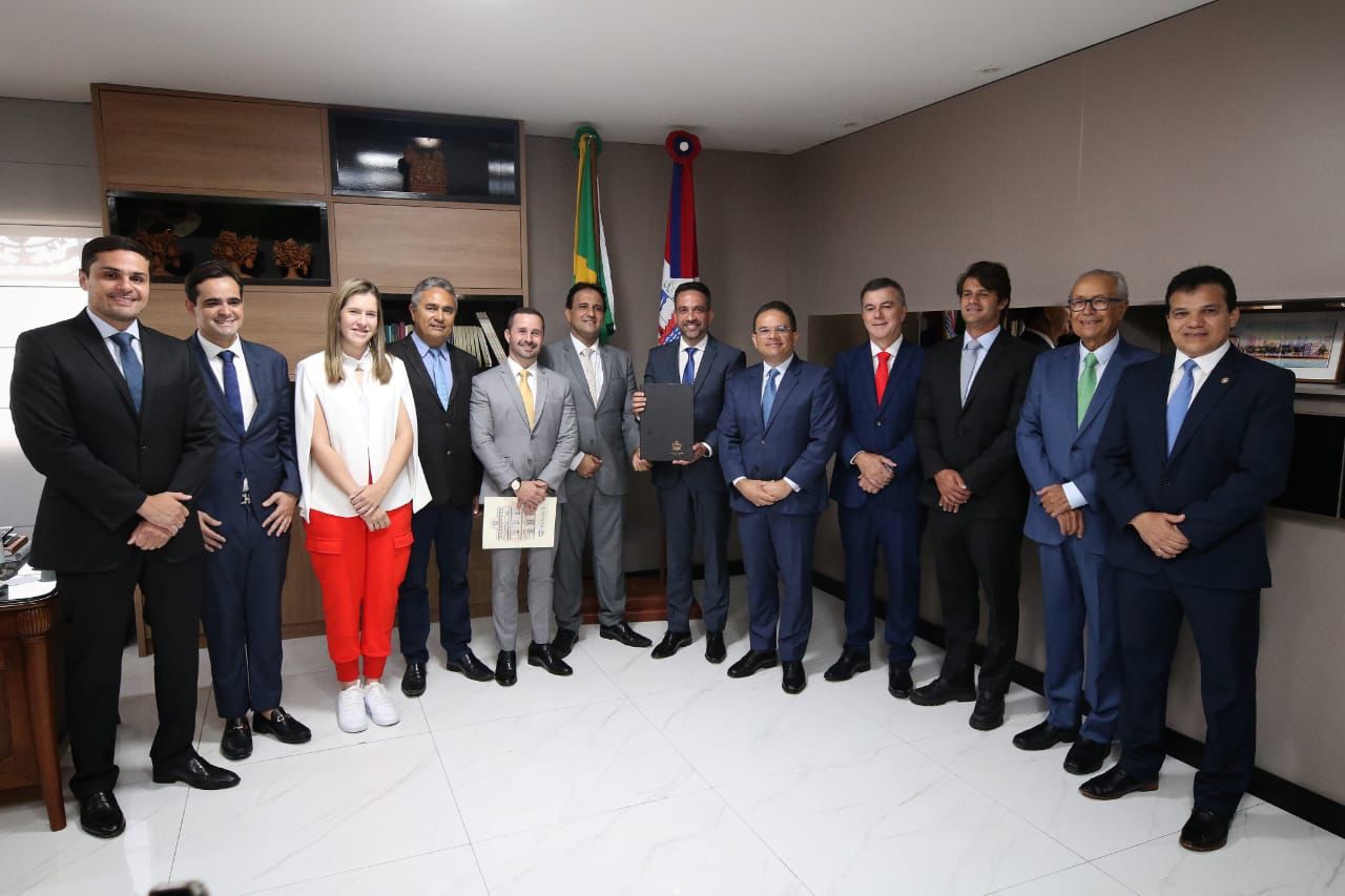 Parlamento recebe mensagem governamental e documento é lido em plenário