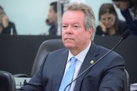 Parlamento recebe visita de senador sergipano