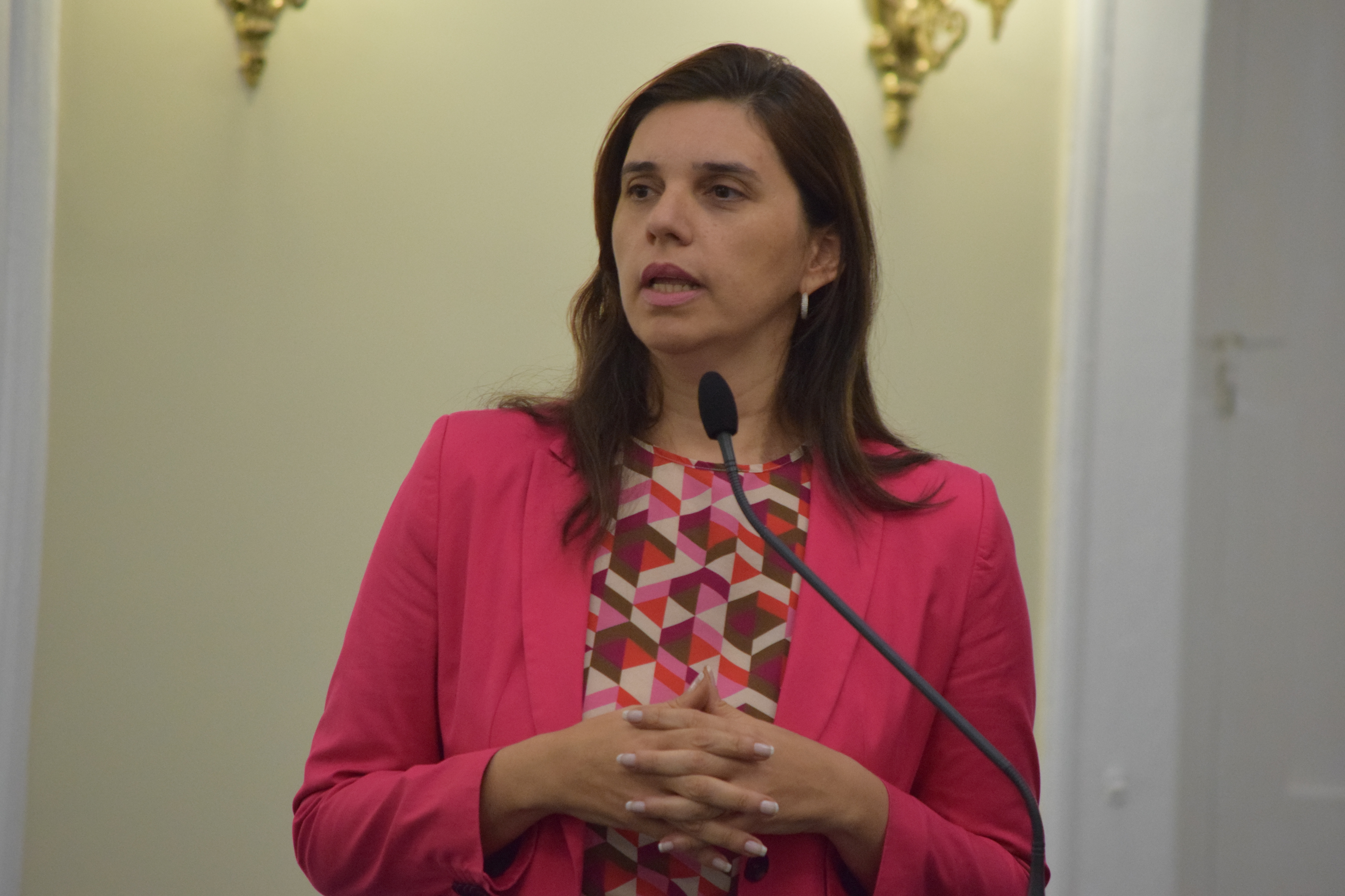 Parlamento rende homenagens ao Dia Internacional da Mulher