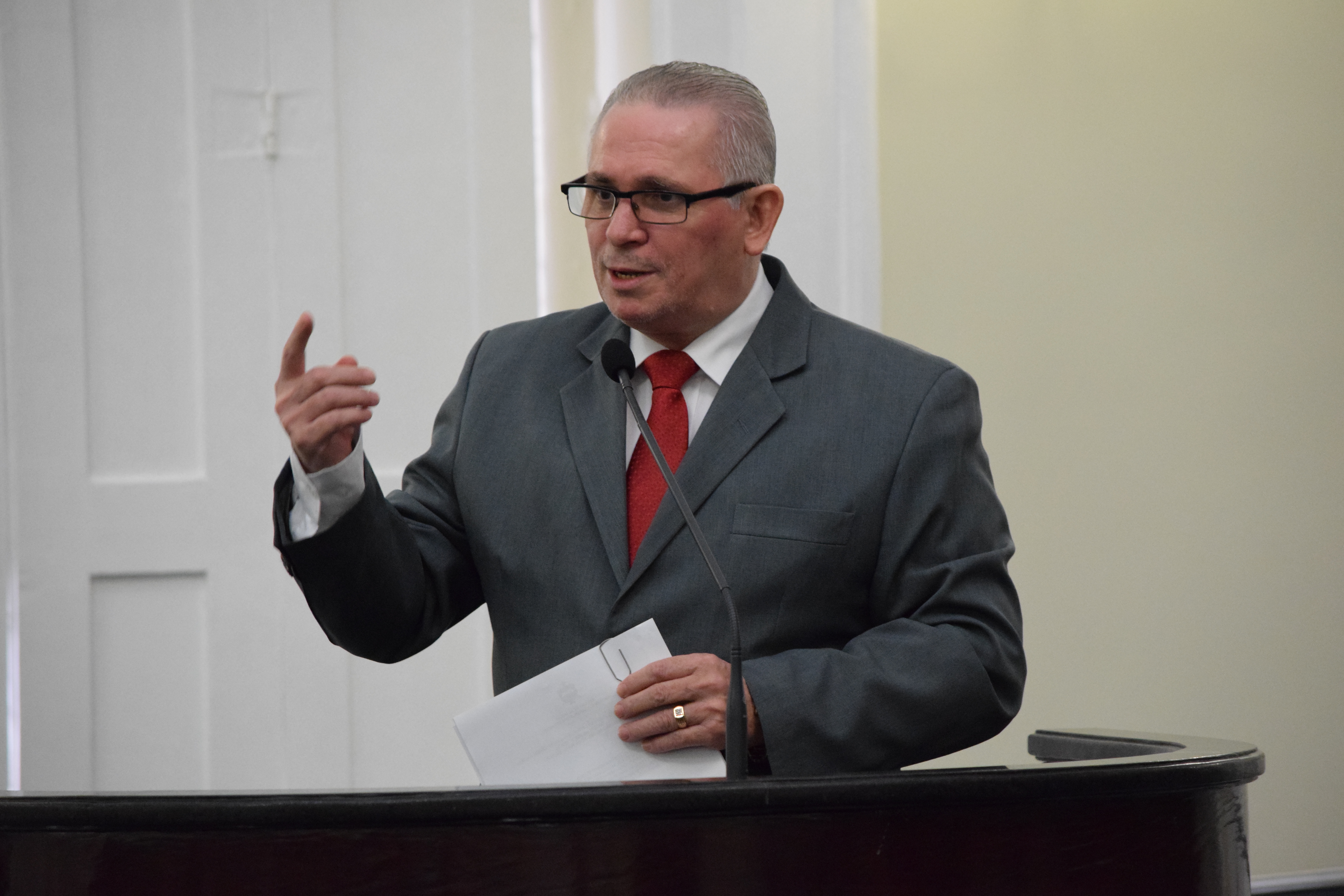 Pastor João Luiz cobra maior participação popular no debate sobre projetos de lei