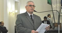 Pastor João Luiz denuncia suspensão de programas sociais