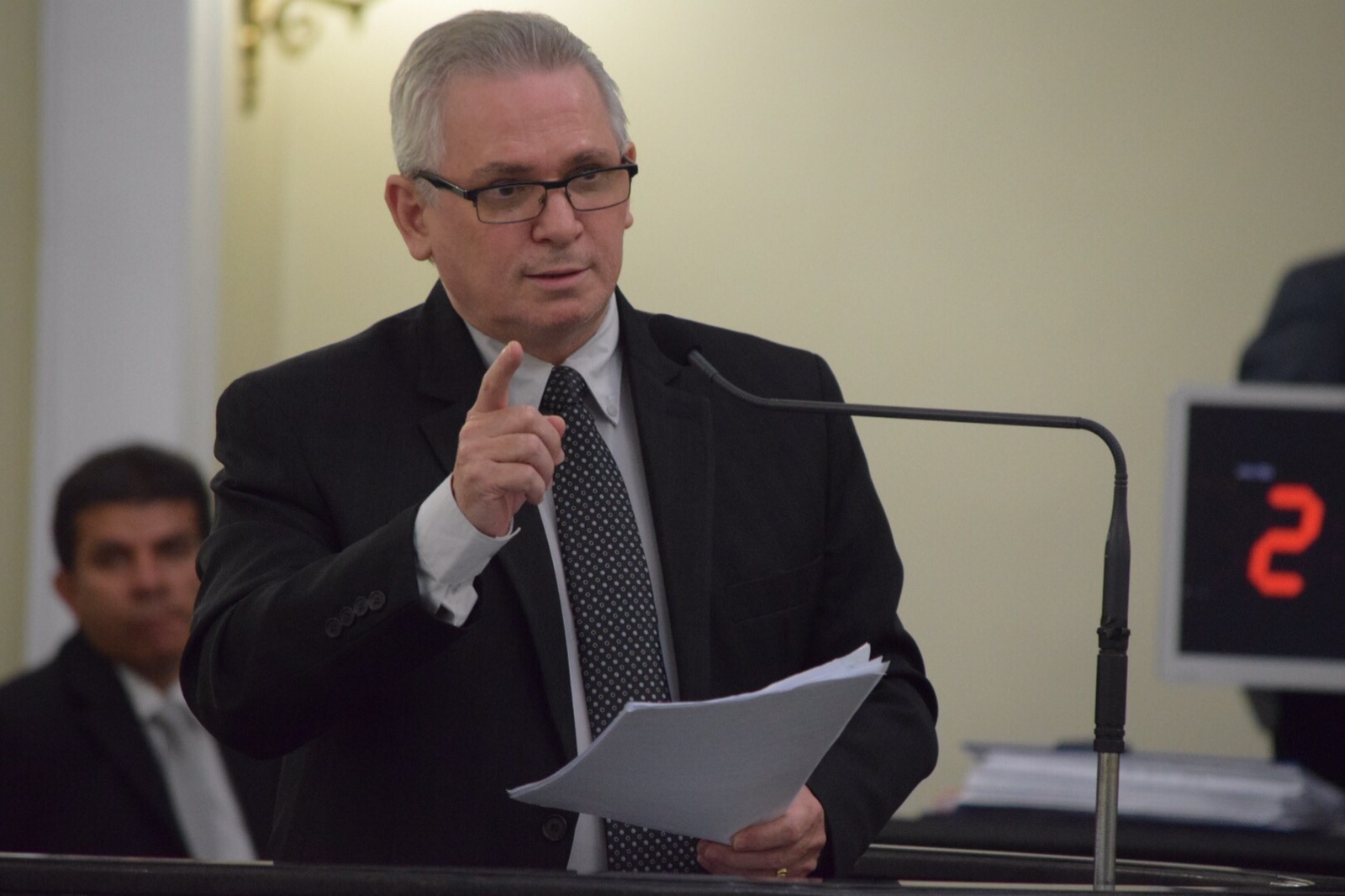 Pastor João Luiz rebate declarações de sindicalista e volta a apontar falhas no tratamento de pacientes com câncer