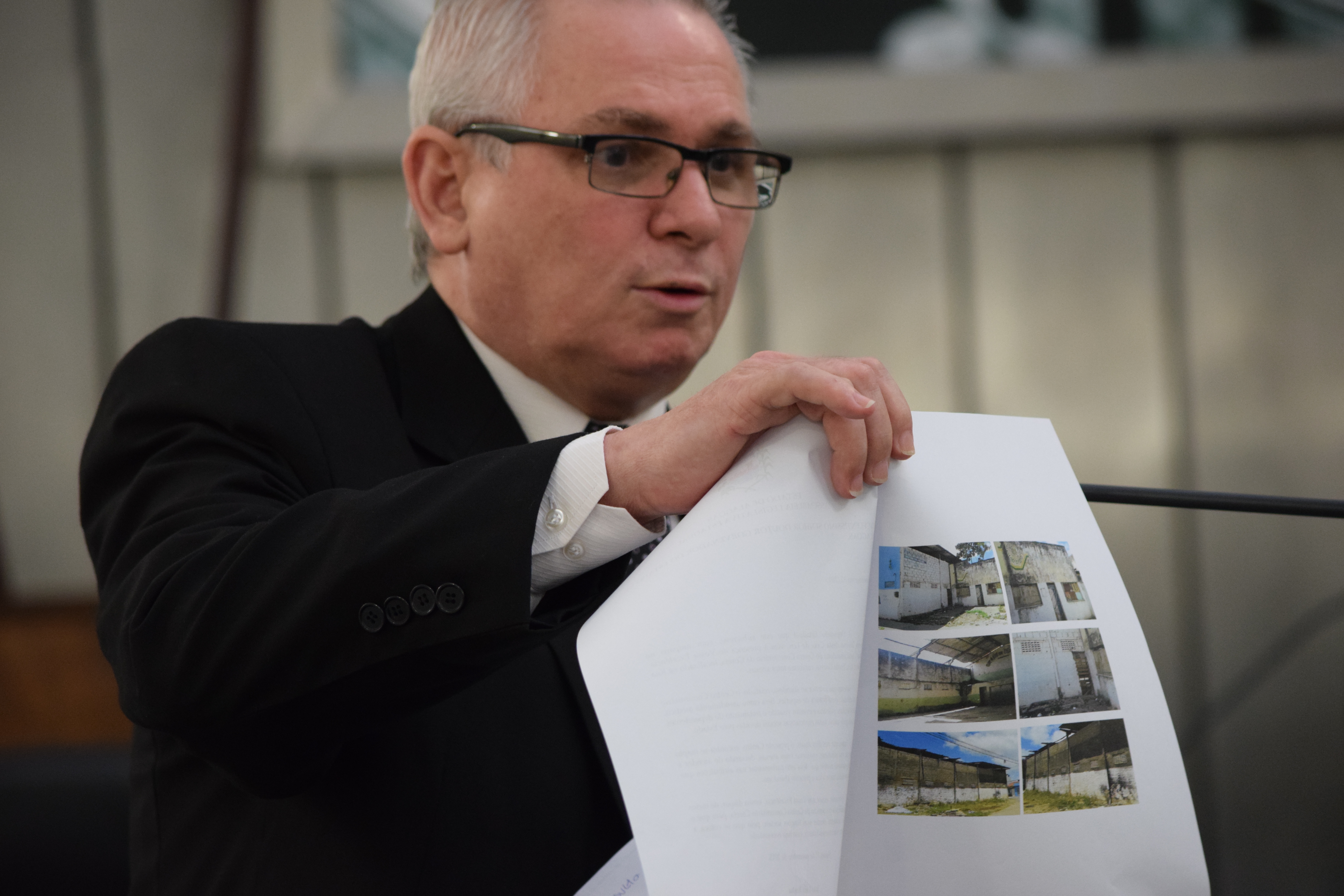 Pastor João Luiz volta a denunciar o abandono e a depredação de obras públicas