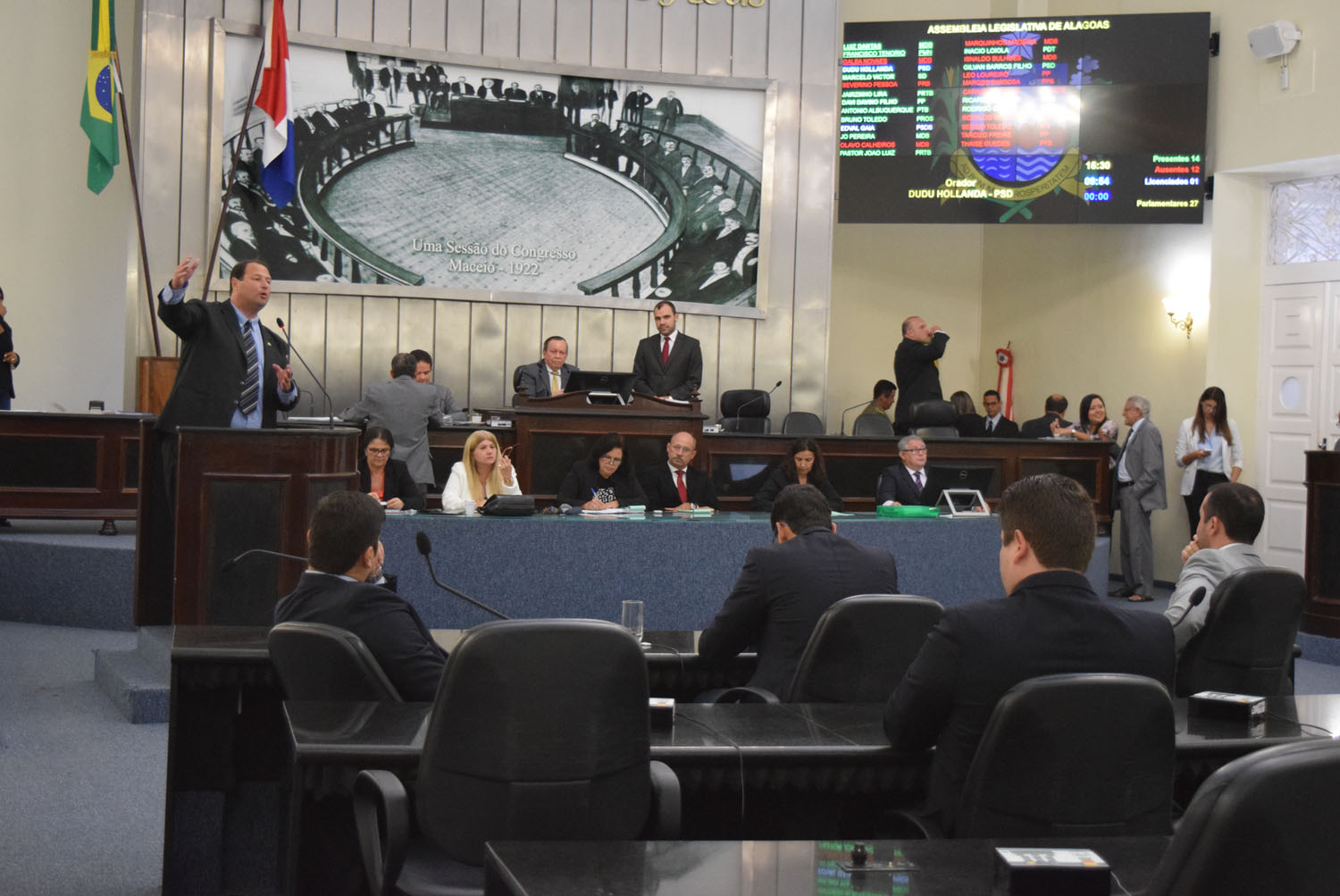 Plenário derruba veto ao reajuste da remuneração dos cargos em comissão do MPE