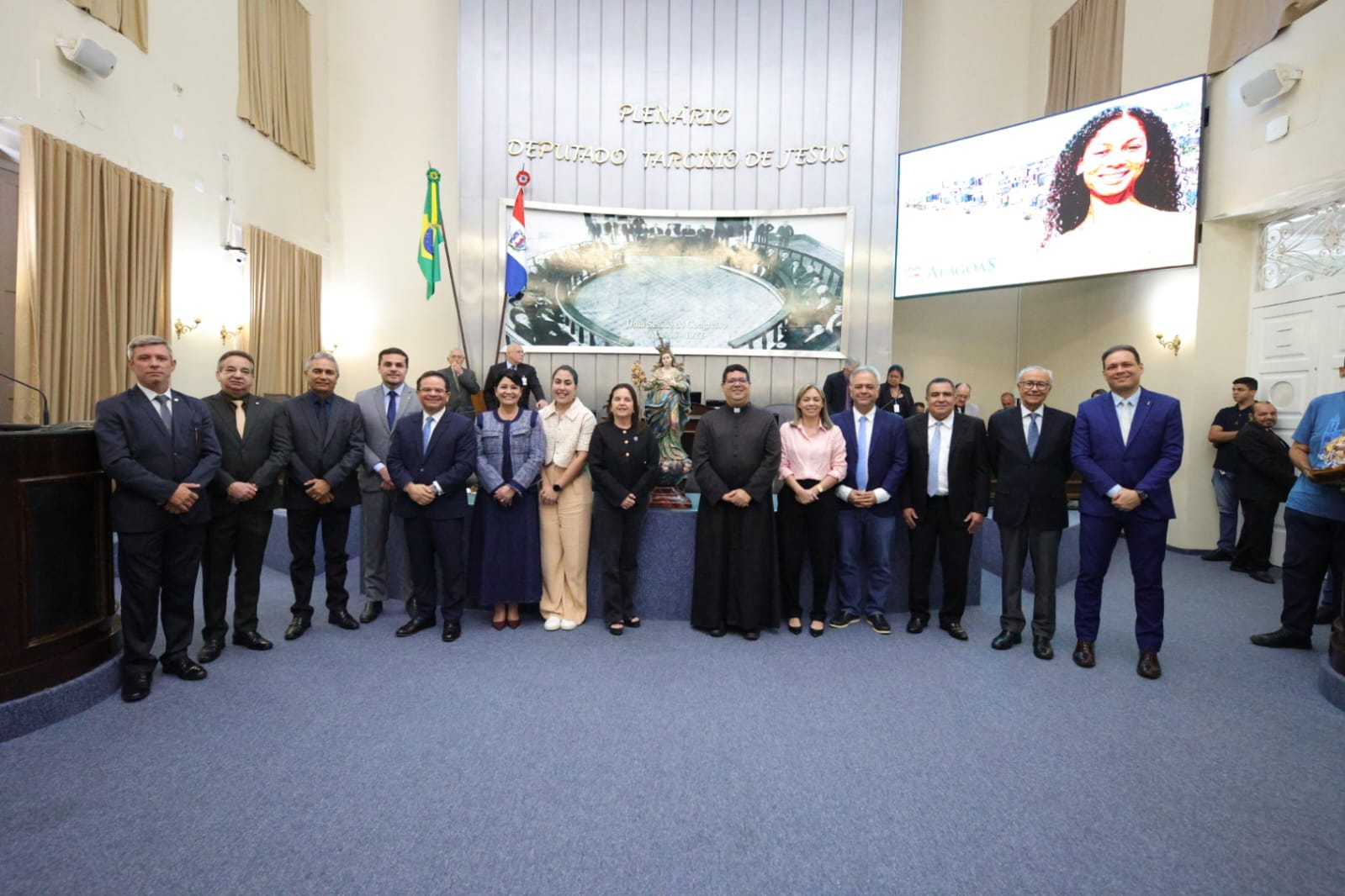 Plenário recebe imagem de Nossa Senhora dos Prazeres
