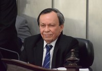 Presidente convoca sessão extraordinária para esta terça-feira