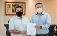 Presidente Marcelo Victor recebe projeto que autoriza o Estado a comprar vacinas