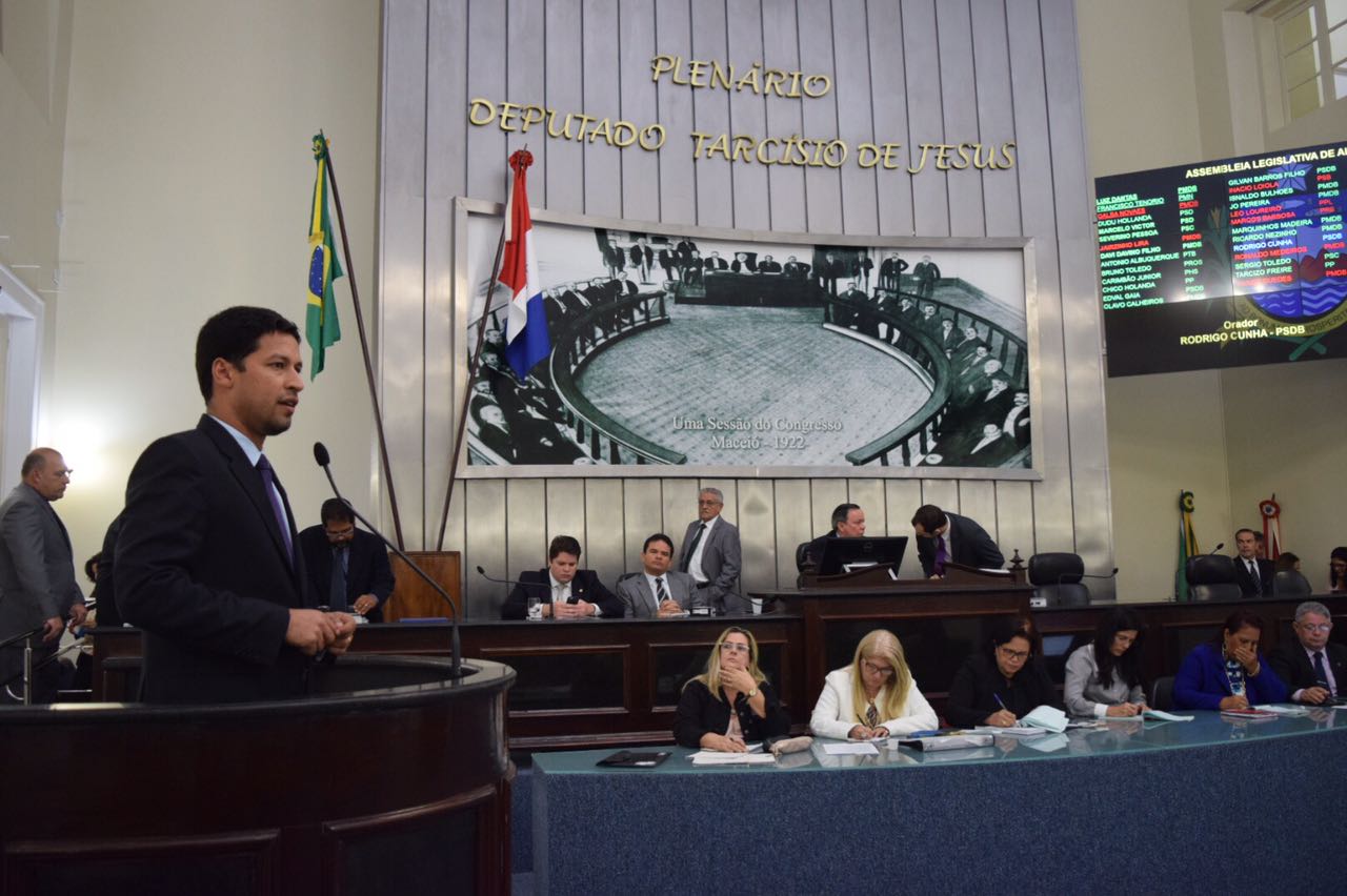 Problemas enfrentados pelo HGE dominam debates no plenário