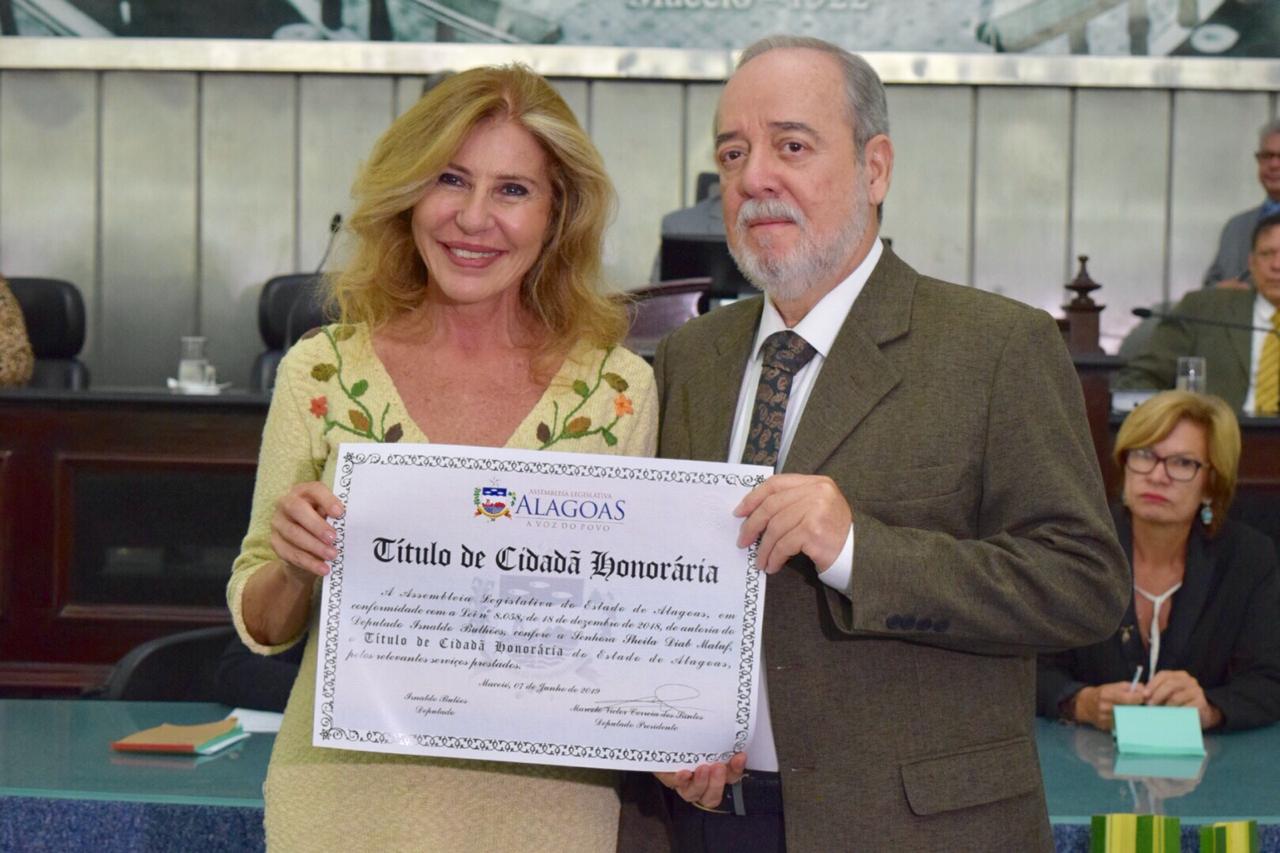 Professora Sheila Maluf recebe do Parlamento alagoano o título de Cidadã Honorária do Estado