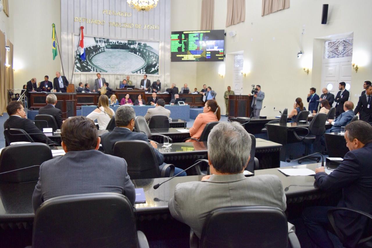 Projeto de Reforma da Previdência é debatido em plenário