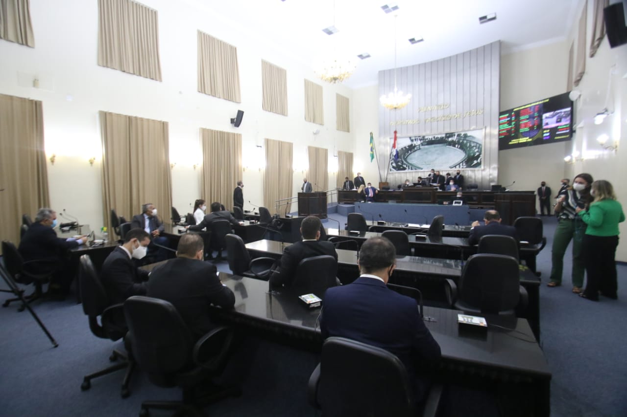 Projeto que extingue desconto de 14% para aposentados começa a tramitar na Casa