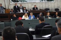 Projetos do pacote de ajuste fiscal do Governo são lidos em plenário