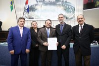 Promulgada lei que revisa subsídios e vencimentos dos servidores do Legislativo