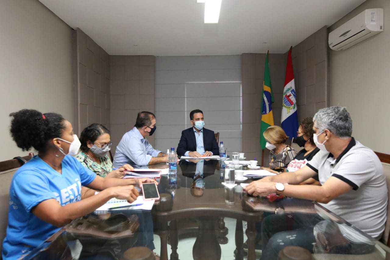 Paulo Dantas recebe Sinteal e discute tramitação do PCS da Educação