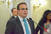 Reajuste na tarifa d'água é alvo de críticas do deputado Davi Maia