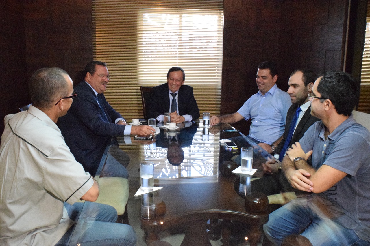 Reunião debate tramitação do projeto que institui o Abril Verde