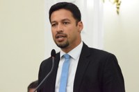 Rodrigo Cunha destaca matéria sobre investigação de desvio de recursos em Mata Grande