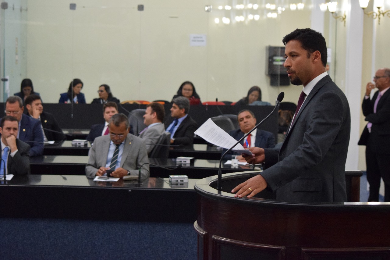 Rodrigo Cunha volta a alertar para casos de violência contra a mulher