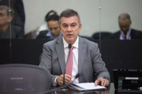 Ronaldo Medeiros elogia presença de Alagoas na Feira Internacional de Turismo e defende redução do IR