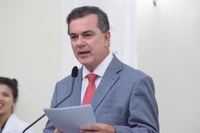 Ronaldo Medeiros lamenta falta de vagas no ensino público de Maceió