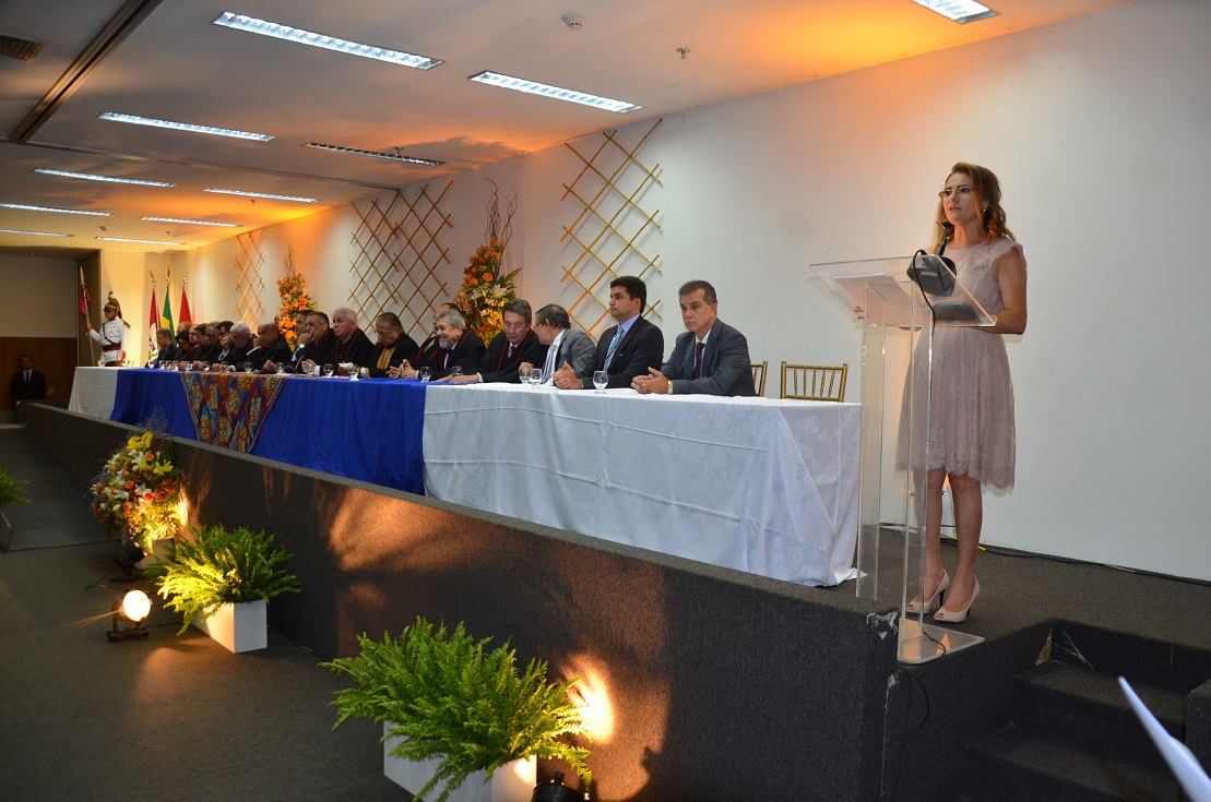 Ronaldo Medeiros representa Parlamento na posse do novo procurador-geral de Justiça do Estado