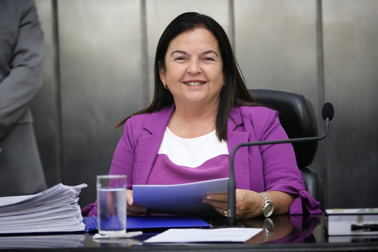 Fátima Canuto comemora sanção da lei que assegura direito de mães amamentarem durante provas de concursos