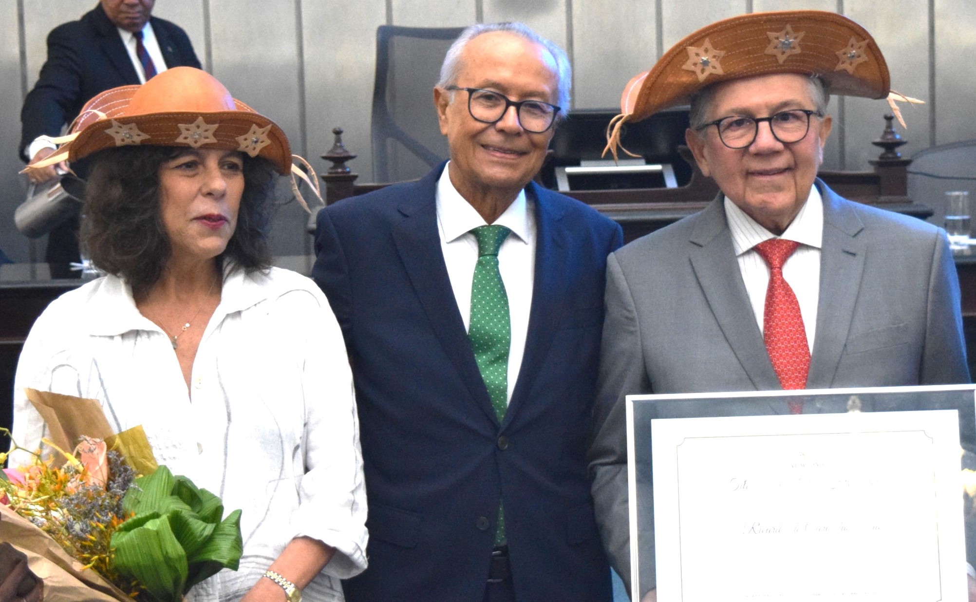 Assembleia concede Títulos de Cidadão Honorário a Renata Magalhães e Ricardo de Carvalho Lima