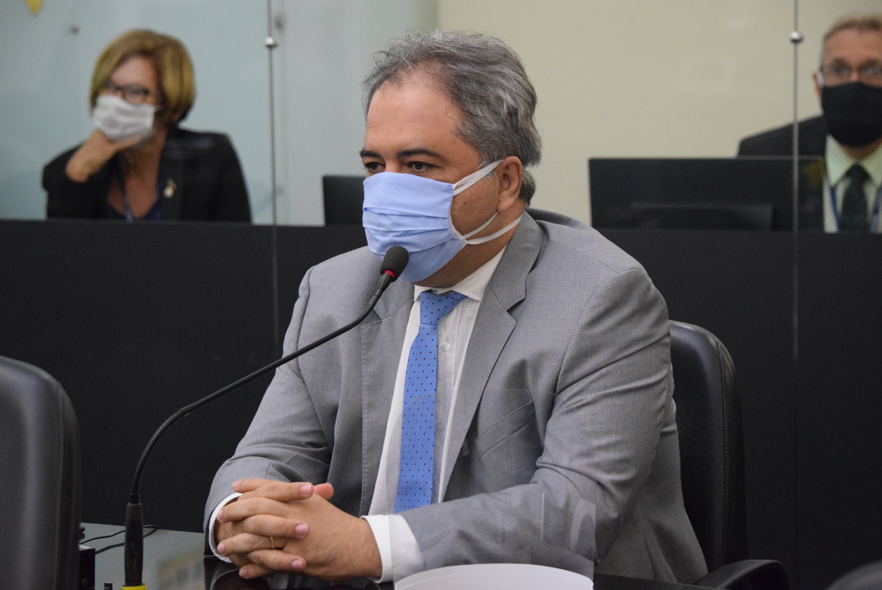 Silvio Camelo parabeniza trabalho do Governo e destaca reabertura do hospital de campanha