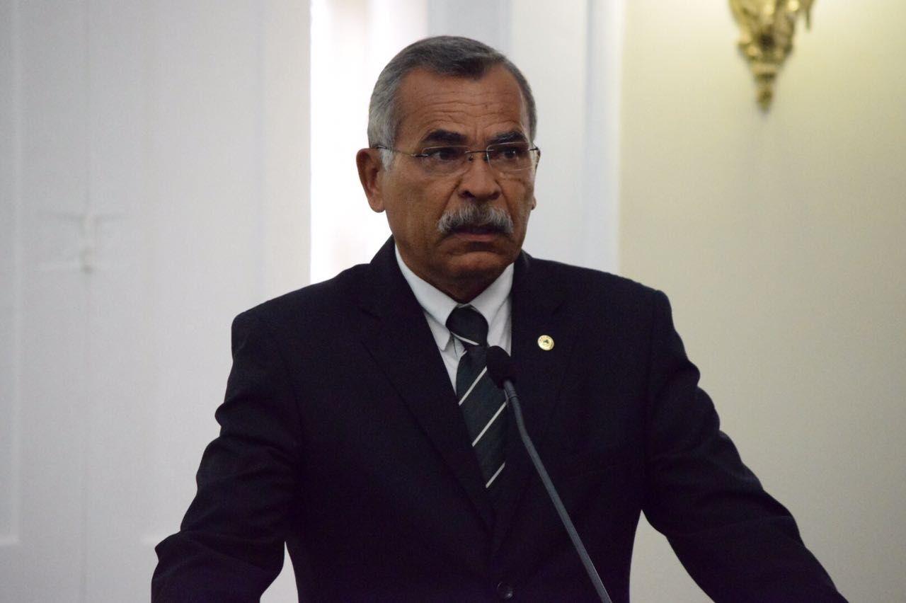 Tarcizo Freire faz intermediação entre donos de "cinquentinhas" e Governo do Estado