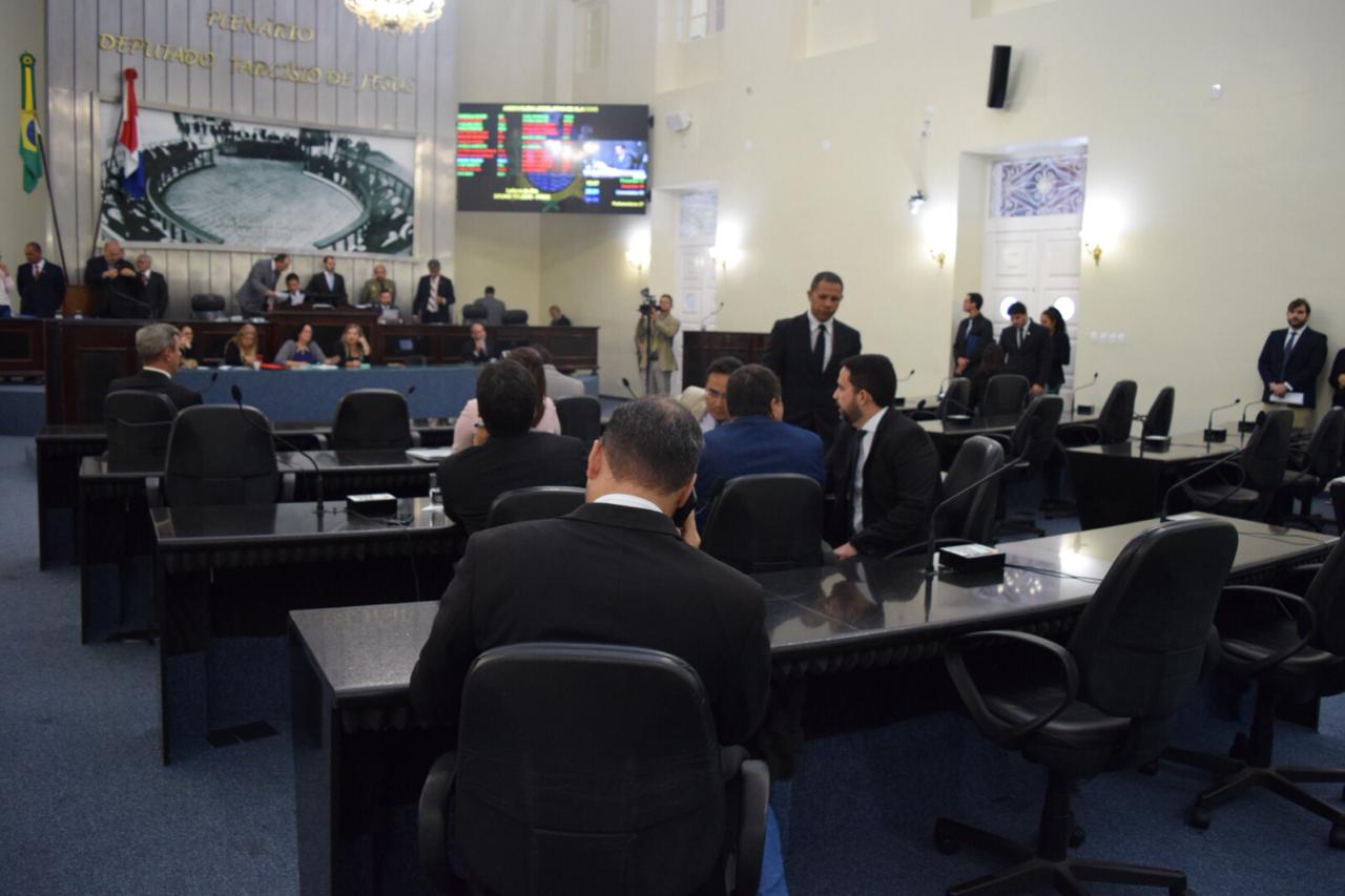 Veto ao projeto que dispõe sobre o Estatuto dos Policiais Militares está na Ordem do Dia desta terça-feira