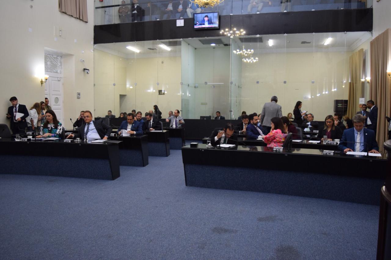 Vetos à LDO são analisados pelo plenário