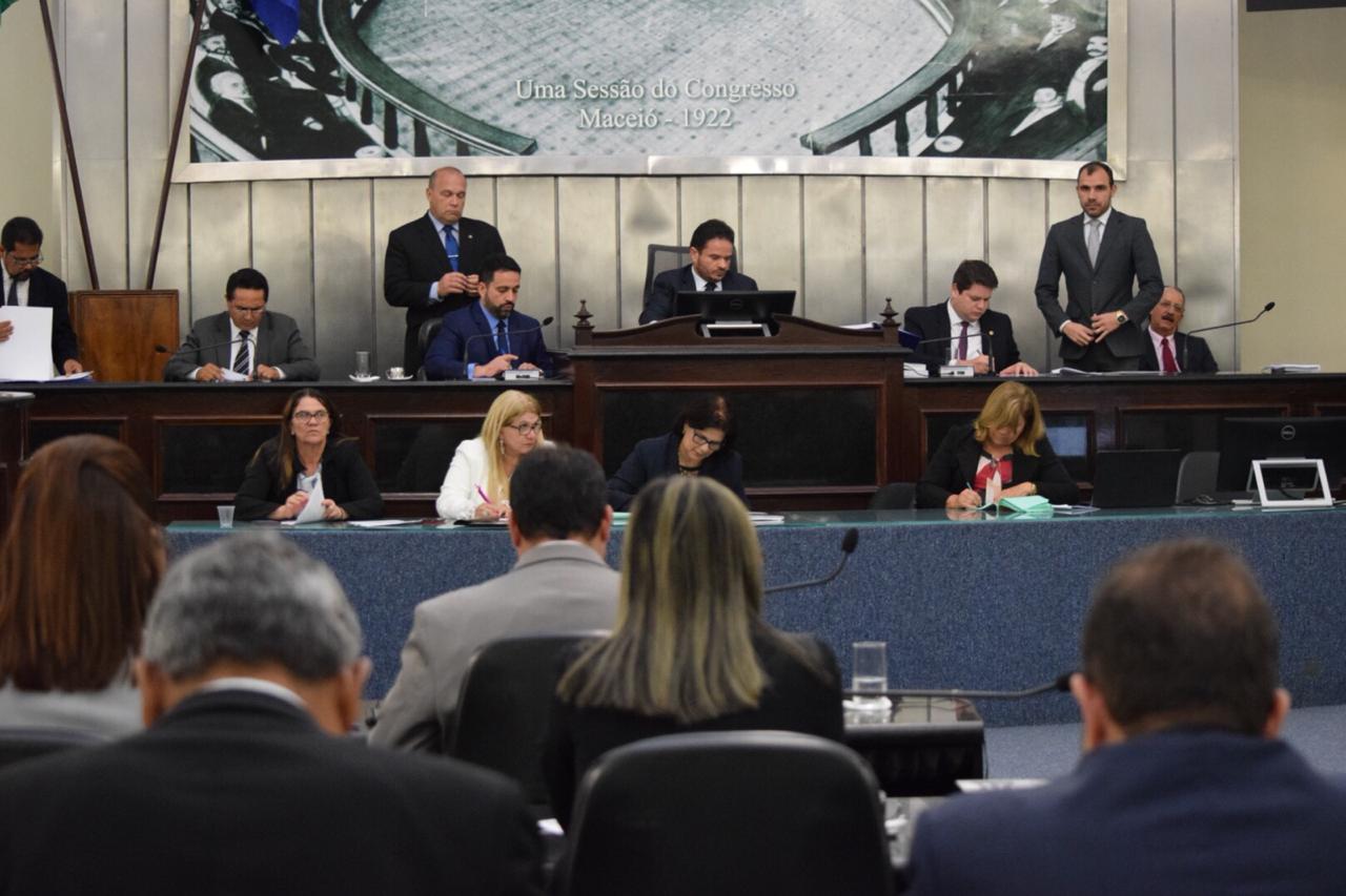 Vetos a projetos do Conselho do Fundeb e Programa Contribuinte Arretado são mantidos